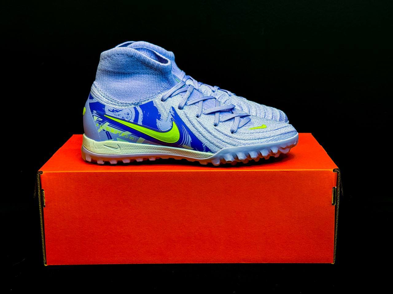 Сороконожки Nike Phantom Luna Elite TF