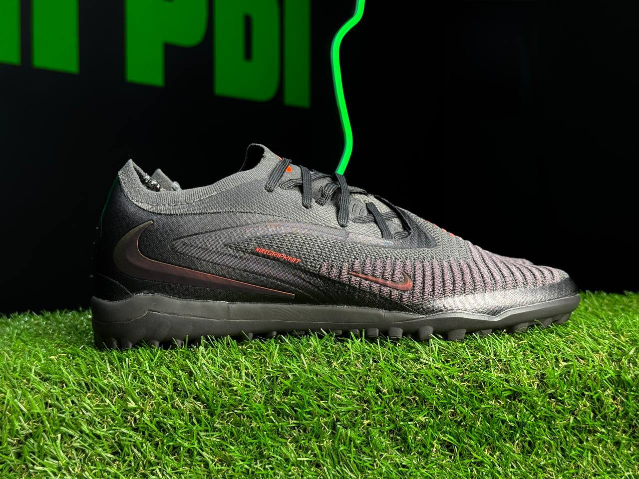 Сороконожки детские и взрослые Nike Phantom 6 Elite TF